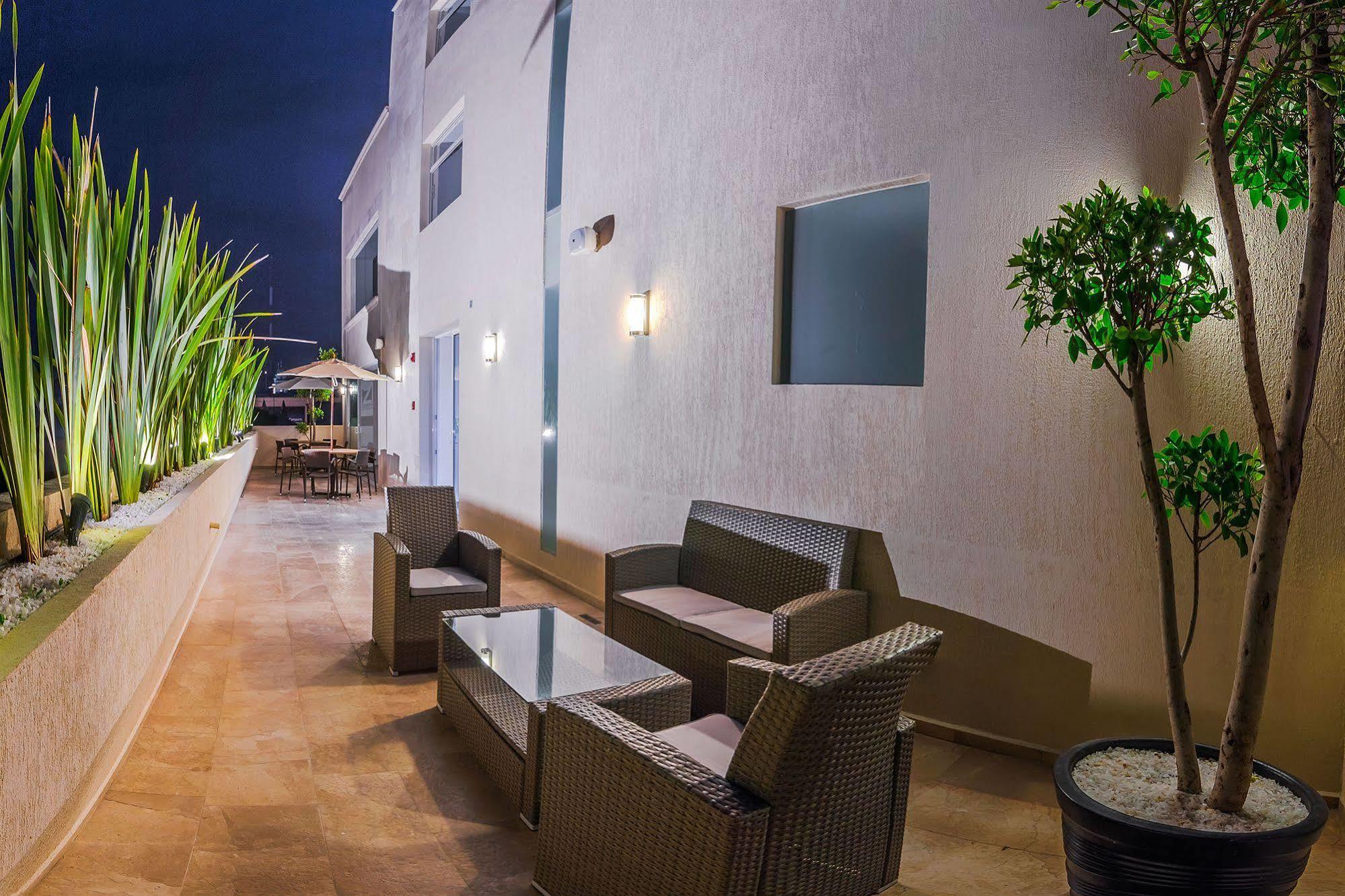 Hotel Zenith Tehuacán المظهر الخارجي الصورة